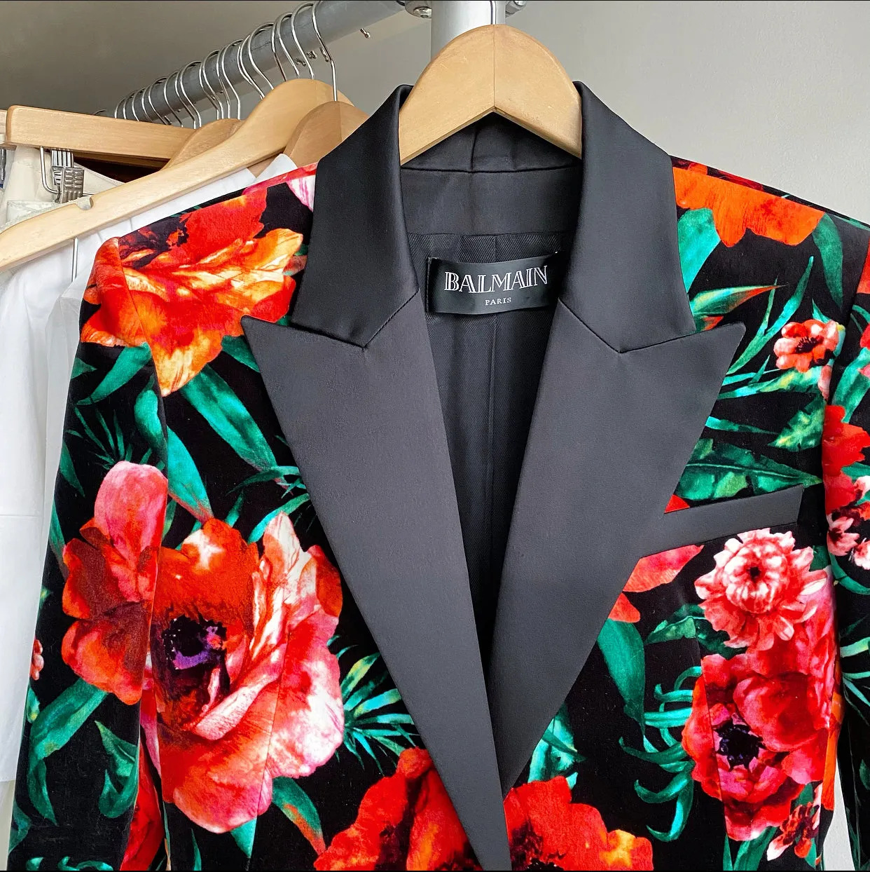 Balmain Red and Orange Floral Velvet Blazer - FR42 / USA 8