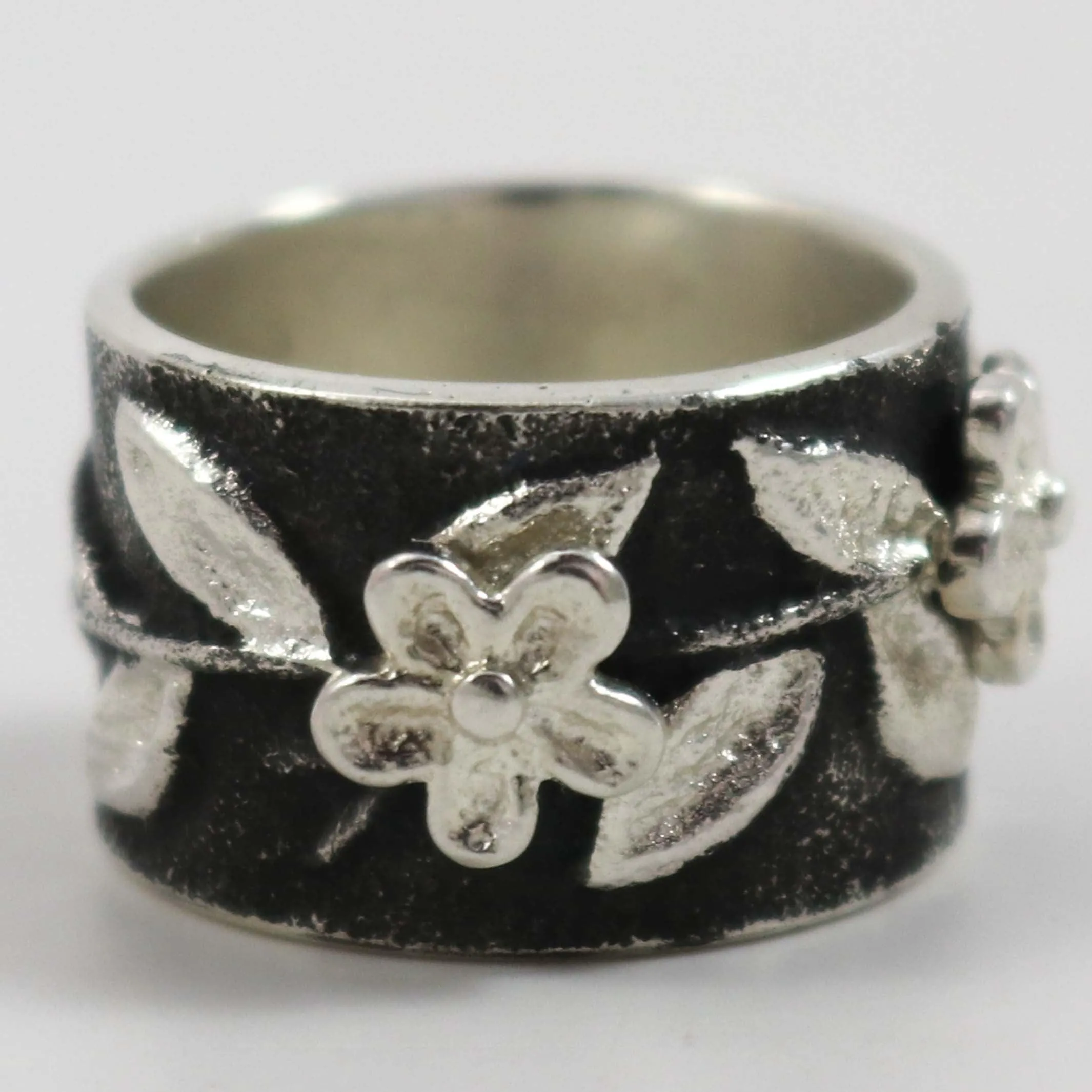 Tufa Cast Flower Ring