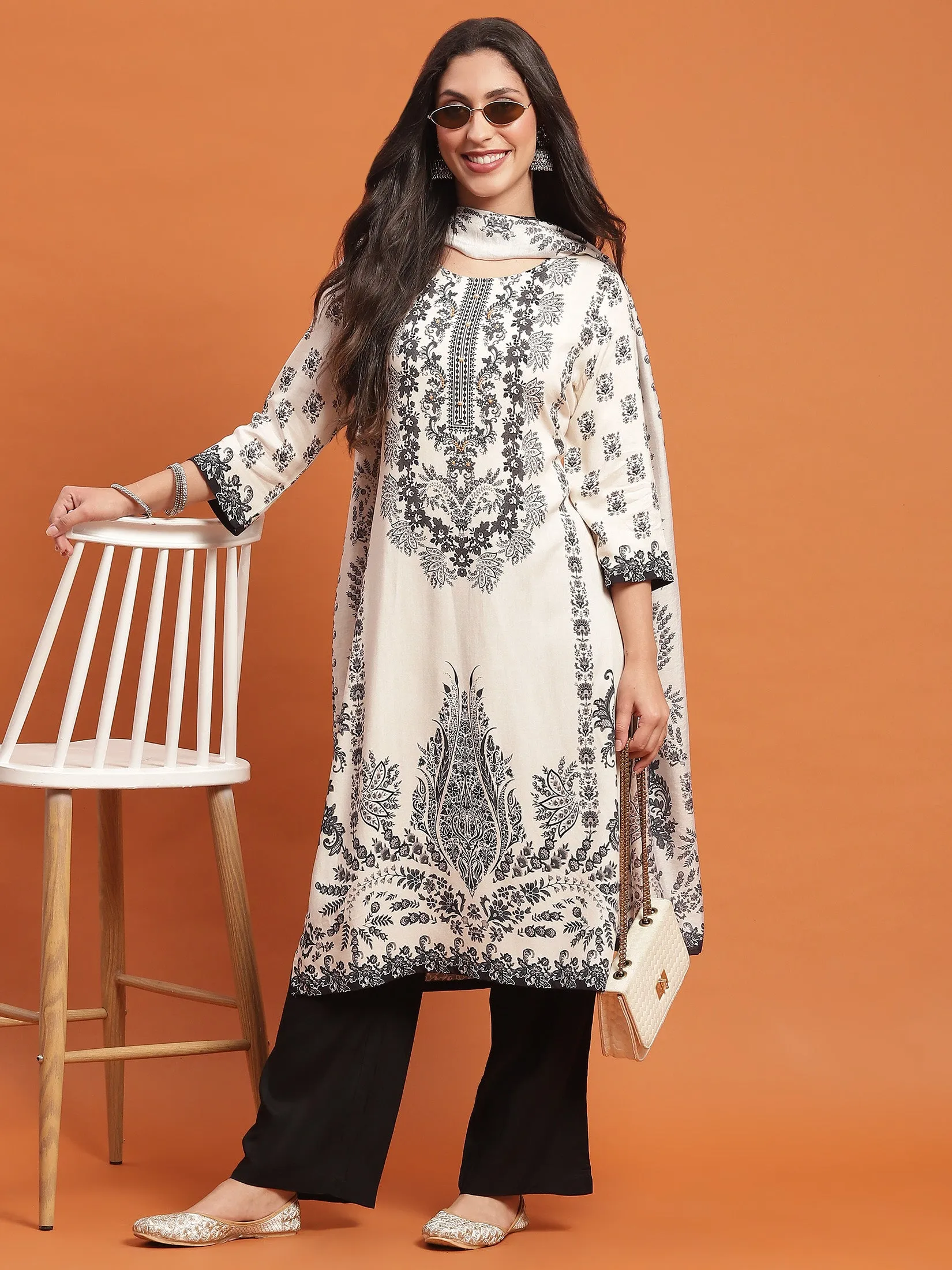 Women Black Floral Print Kurta Comfort Pant Dupatta