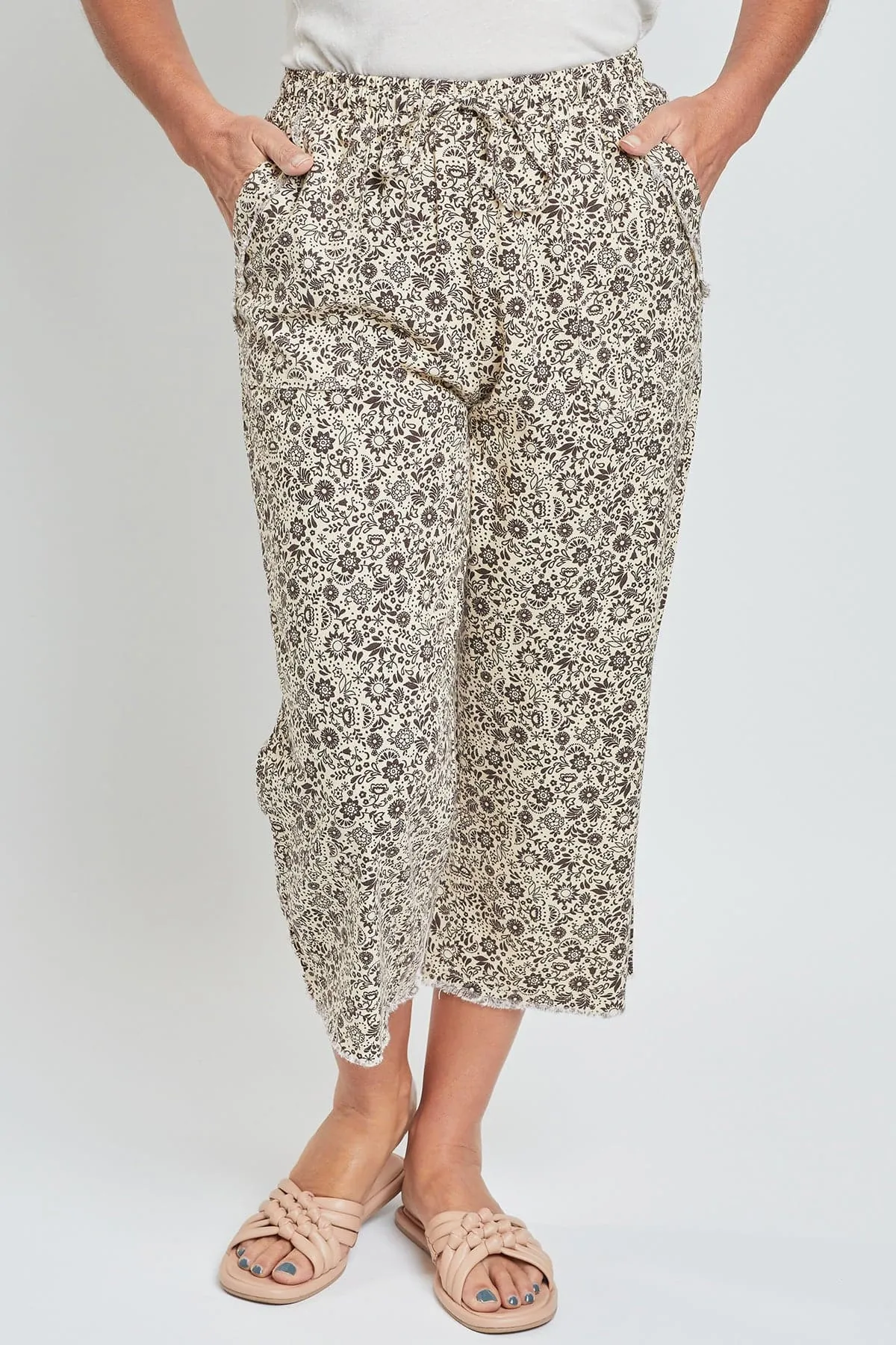 Women's High Rise Linen Capri Pant With Fray Detail