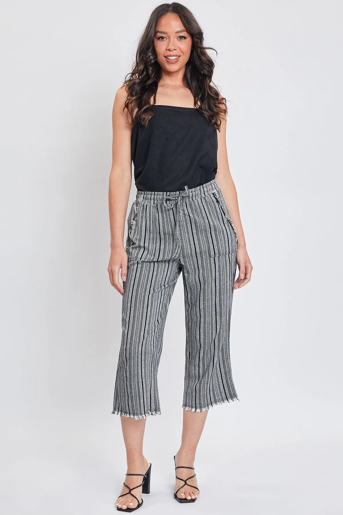 Women's High Rise Linen Capri Pant With Fray Detail