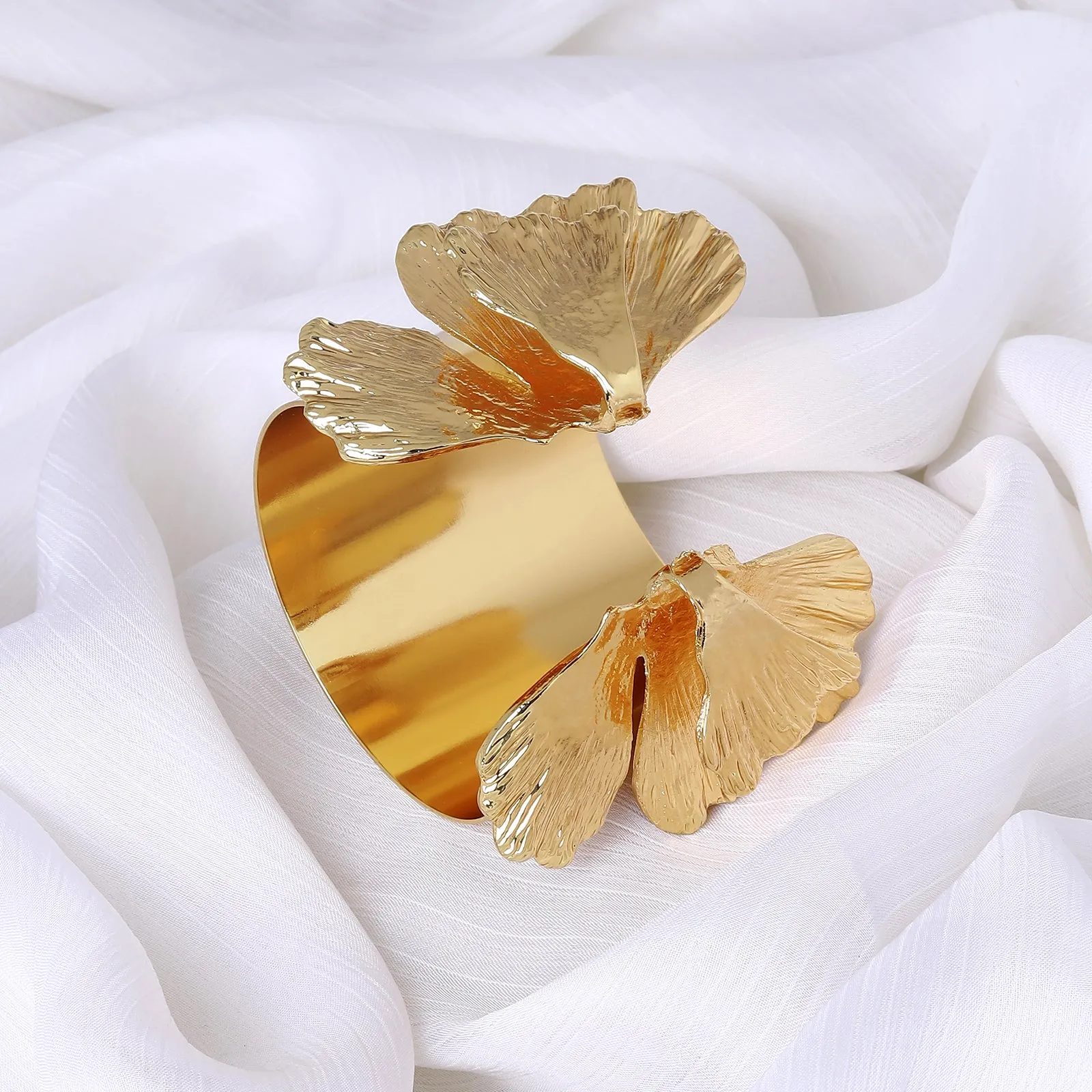 Zephyranthes Gold Bracelet